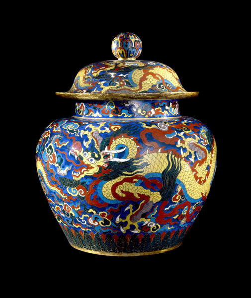 宣德标记（1426-1435）龙纹景泰蓝掐丝珐琅瓶（大英博物馆提供）