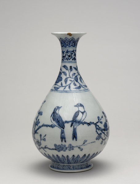 永乐时代（1403-1424）江西景德镇瓷瓶（大英博物馆提供）