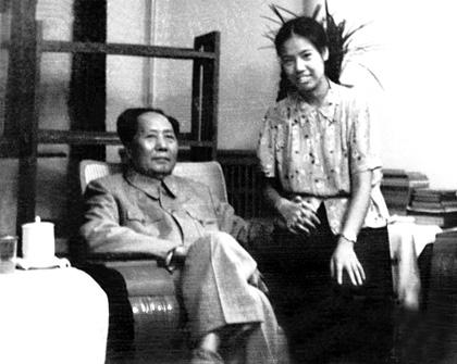 毛泽东和“长媳”刘松林（“刘思齐”）五指相扣