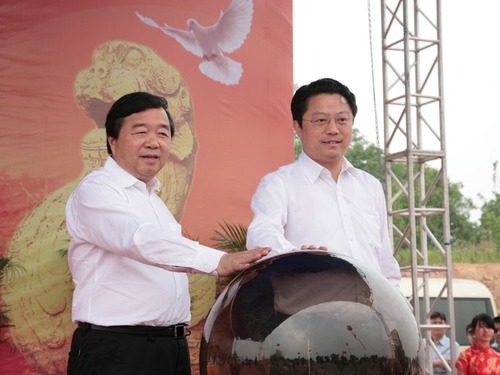 杨卫泽（右）和他曾经的搭档季建业
