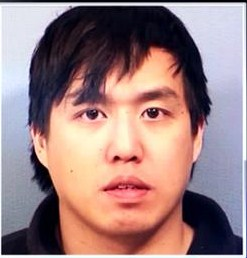 惠顿学院华裔大学男生亚历山大‧林偷拍女同学洗澡，遭诉重罪。（图：警方提供）