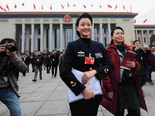 2015年3月3日，中共政协在北京开幕，宋祖英略显苍老，跟以前舞台上的美女判若两人。
