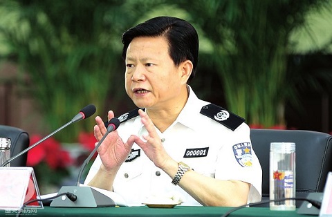 摘下2013年第一个落马贪官“称号”的吴永文。