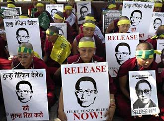 流亡藏人在印度呼吁释放丹增德勒仁波切