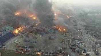 2015年8月12日深夜11时许，天津滨海新区开发区突发大爆炸，这是8月13日航拍现场，非常惨烈。（网络图片）
