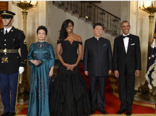 习近平着中式服装赴白宫国宴（视频截图）