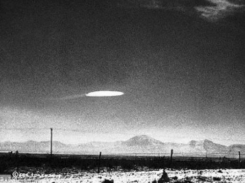 1964年在美国新墨西哥州霍罗曼空军发展中心上空出现的一个不明飞行物。(网络图片)