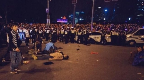 2015年跨年夜发生的上海外滩踩踏事故，上海公安局长白少康被指有直接责任。（网络图片）
