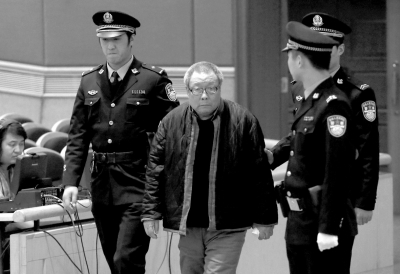 李某在法庭上。京华时报记者欧阳晓菲摄