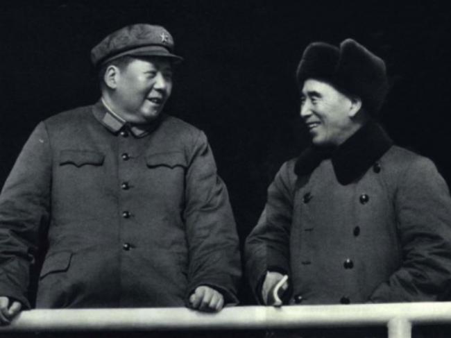 毛泽东与林彪在一起的合影。（网络图片）