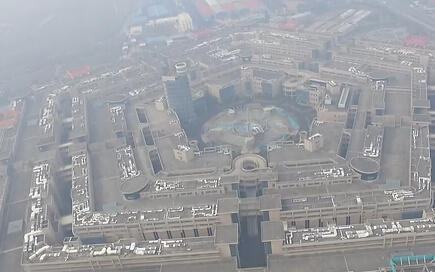2010年某论坛上也有网友发布“在上海南汇发现五角大楼”的帖子，并附上地图上的经纬度标识。