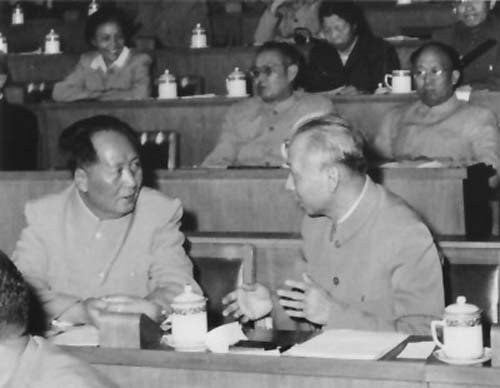 刘少奇竟然相信毛谦让国家主席之议并自己取而代之，引来杀身之祸。（网络图片）