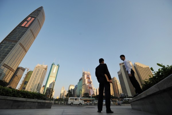 深圳楼市经历了2015年的暴涨后，进入2016年涨势仍在继续，并不断刷新记录。(ETER PARKS/AFP/Getty Images)