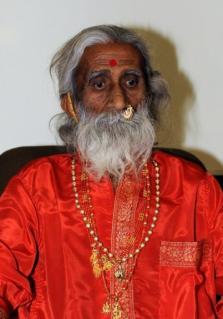 印度男子70年不吃不喝，称女神赐福。（网络图片）