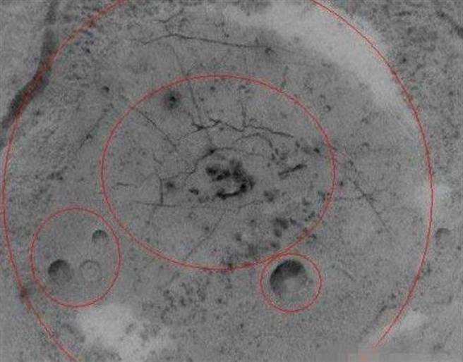 探测器发回的照片显示金星上有大量城墟。