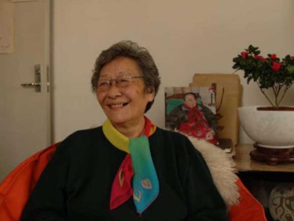 2014年12月11日，漫画家丁聪夫人沈峻去世，享年87岁。她就是沈崇事件主角沈崇