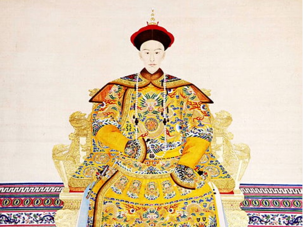 光绪皇帝朝服像（图源：维基百科公有领域）