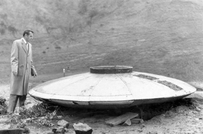 CIA公布尘封檔案！大量外星人UFO资料曝光(图片取自CIA)