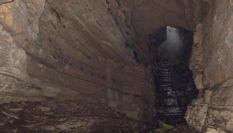 神秘的地下超级隧道。