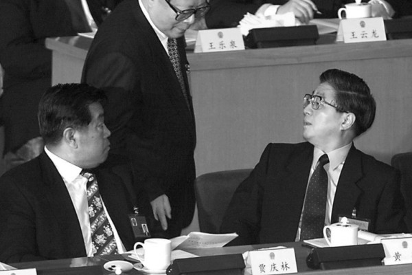 政情观察家认为，黄菊的去世，象征江泽民势力的上海帮急速走向衰落。（网络图片）