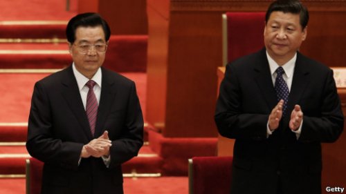 据报导，前中共最高领导人胡锦涛（左）已提交报告要求回乡养老，其回忆录将于明年初完成。（网络图片）