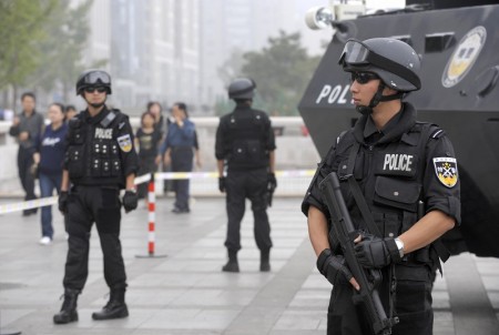 9月27日，特警全副武装在北京街头执勤。（Feng Li/Getty Images）
