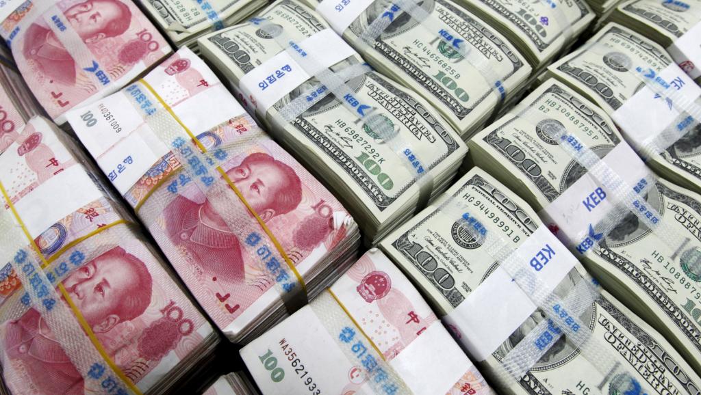 中国疑动用大量外汇储备力保人民币路透社照片