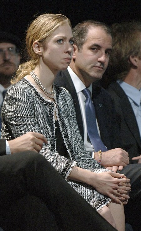 2006年，切尔西（左）和班德共同出席活动。（图片来源：外媒）
