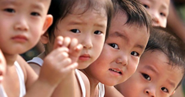 中国人口危机的担忧日益加深,中国放开二胎就能解决吗？(AFP)