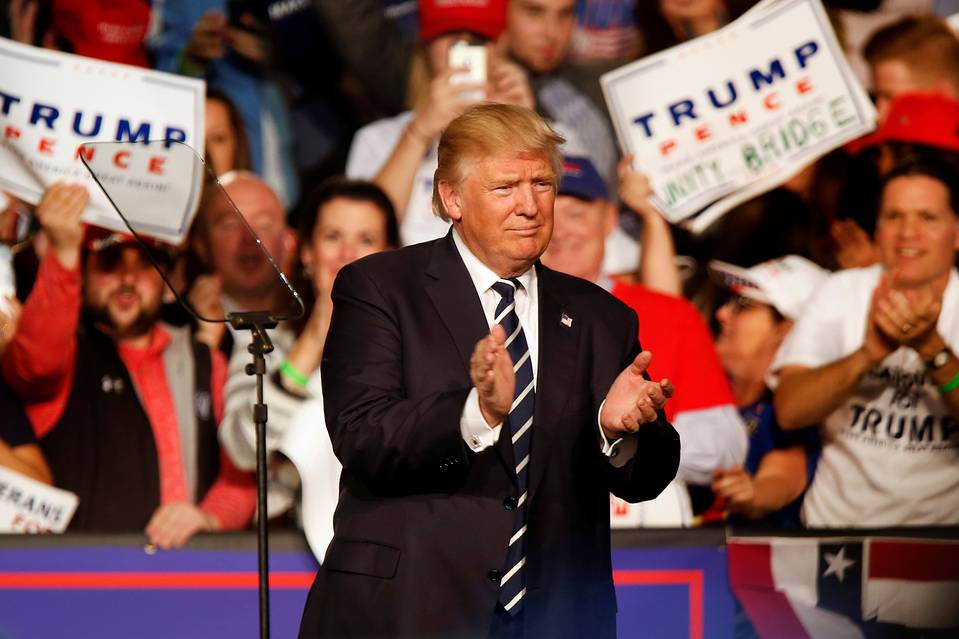 周二，特朗普在密歇根州大溪城做最后一场竞选活动。图片来源：Reuters