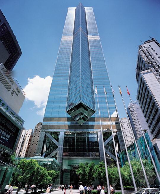 李嘉诚旗下长实地产拥有的香港中环中心（网络图片）