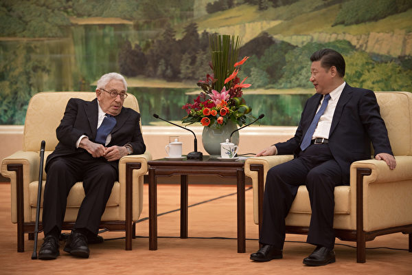 习近平12月2日告诉前美国国务卿基辛格，在美国总统大选之后，北京希望跟美国发展稳定而持久的关系。(Nicolas Asouri– Pool/ Getty Images)