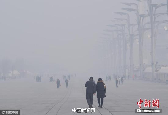 12月4日，京城笼罩在一片灰蒙之中