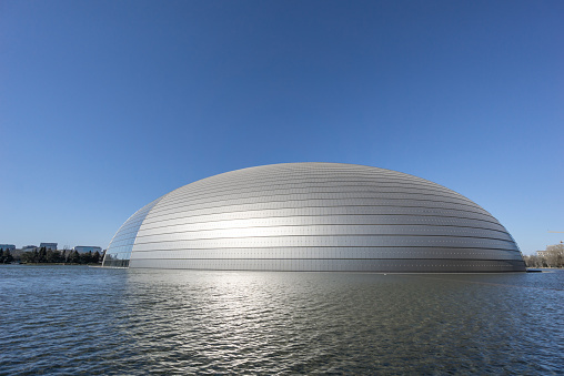 北京国家大剧院，像是大坟包(Getty images)