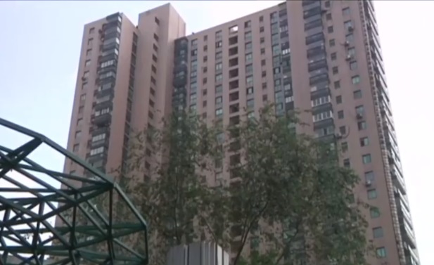 中国空置房太多   东北女子免租金公寓也没人住